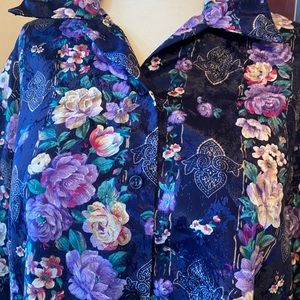 Silky vintage blue floral print roses & more button down short sleeve fits large